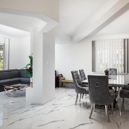Pjescana Uvala Sea View Apartment Luaran gambar